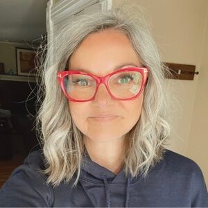 Meet your Posher, Amy